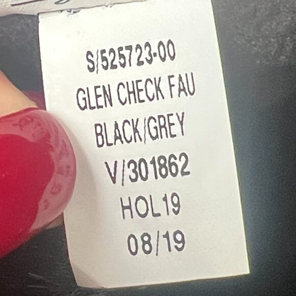 Banana Republic Glen Check Black and Grey Plaid Fur Detail Hat S/M - Picture 9 of 10